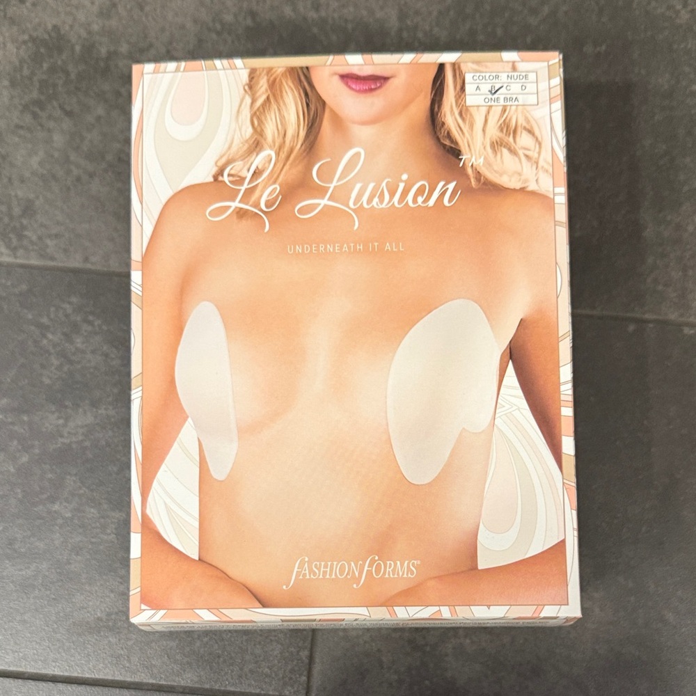 New, Fashion Forms Le Lusion Adhesive Bra in Nude